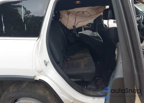 2015 Jeep Grand Cherokee Laredo z USA, uszkodzony, nr VIN 1C4RJFAG3FC183064